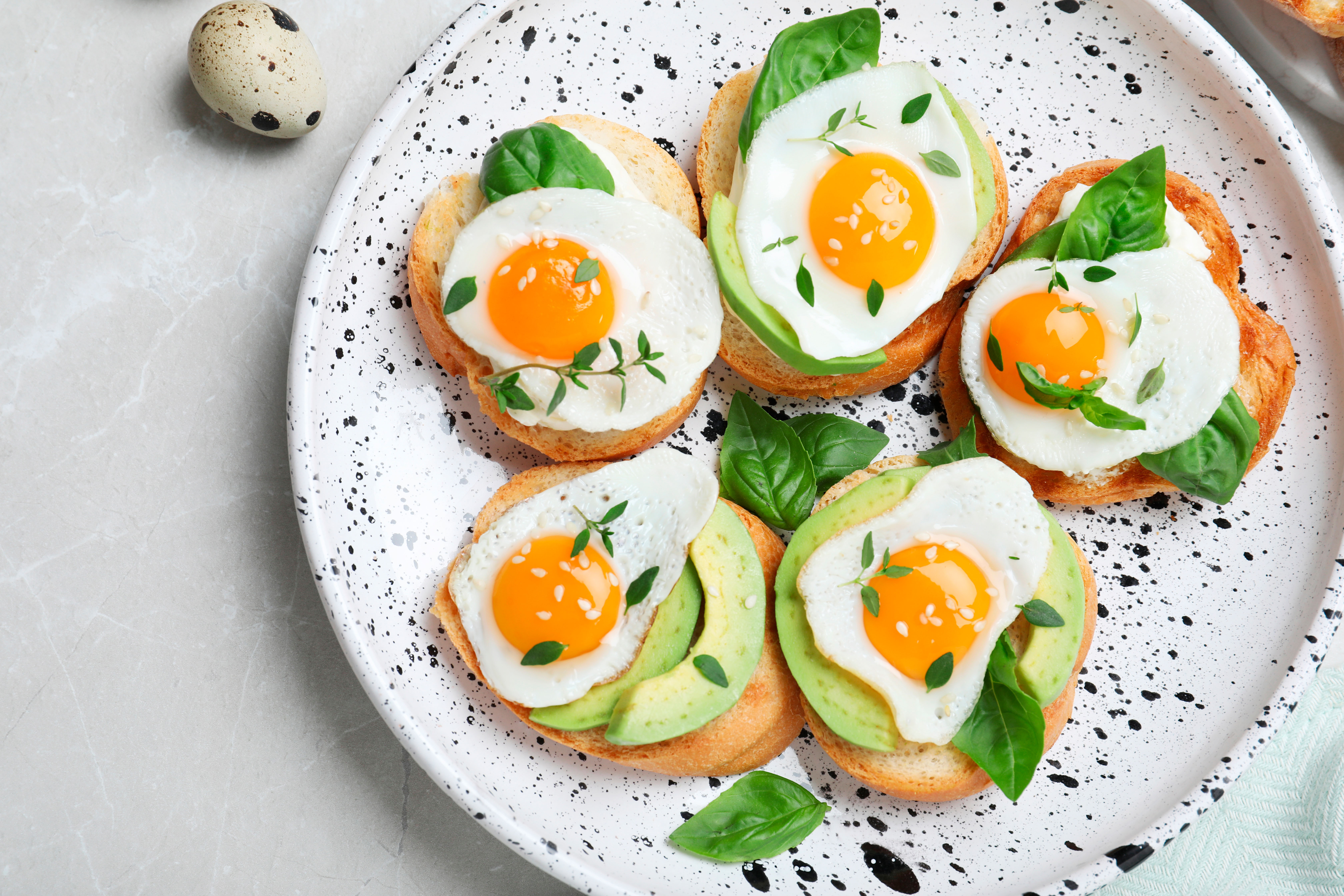 Ricette con le Uova: Semplici Passaggi per Piatti Gustosi e Soddisfacenti